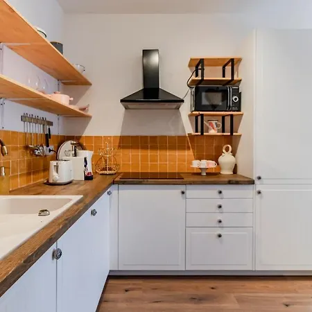 Happy Corner In The Heart Of By Lovelystay Oporto