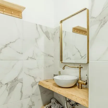 Appartamento Happy Corner In The Heart Of By Lovelystay *